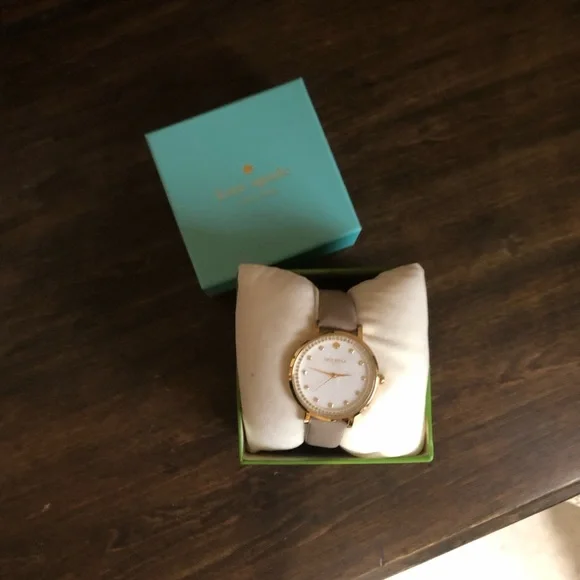KATE SPADE Gold and Cream Watch with Tan Strap 💙 - Picture 8 of 9